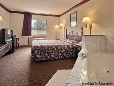 מלון Super 8 By Wyndham Heath/Newark חדר תמונה