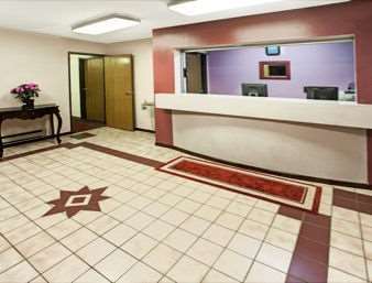 מלון Super 8 By Wyndham Heath/Newark מראה פנימי תמונה